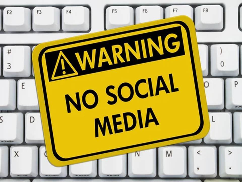Indonesia Declares ‘War’ on Algorithms: Minors Banned from Social Media